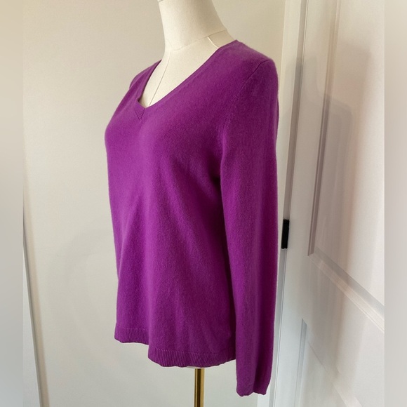 100% Cashmere Sweater - Picture 2 of 4